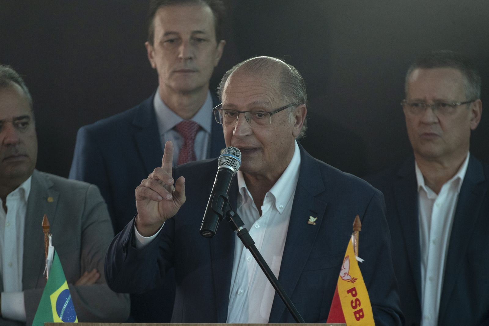 El liberal Geraldo Alckmin habla durante su afiliación al Partido Socialista Brasileño (PSB), hoy en Brasilia (Brasil). EFE/Joédson Alves.
