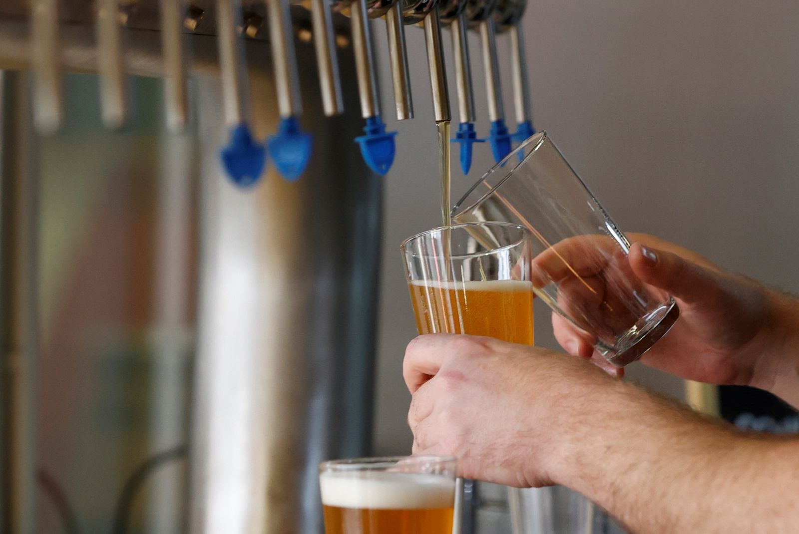 Heineken avisa de que la huelga le puede impedir servir a bares y supermercados