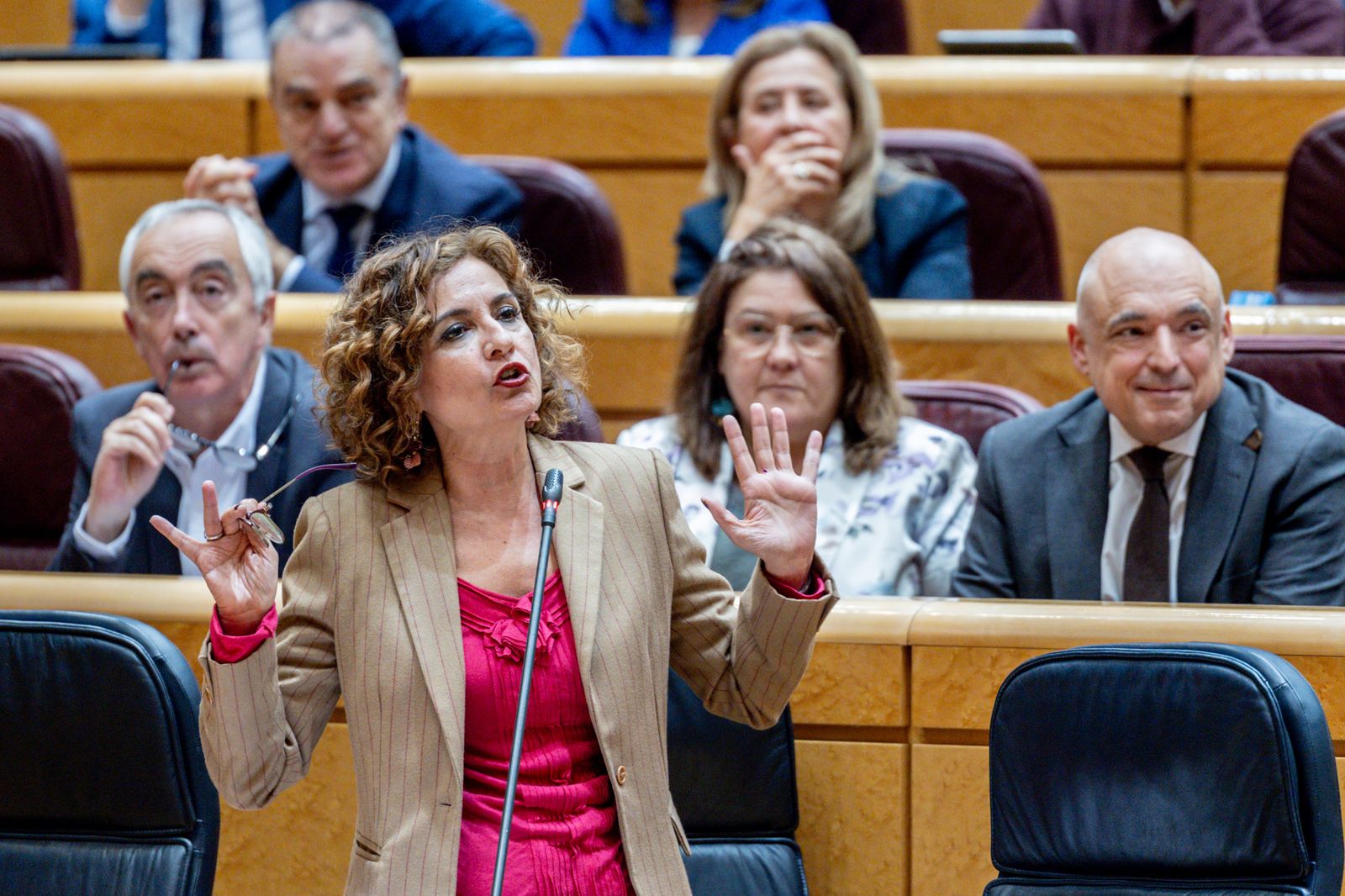 La vicepresidenta primera y ministra de Hacienda, María Jesús Montero, durante una sesión de control al Gobierno, en el Senado, a 22 de abril de 2025, en Madrid (España).