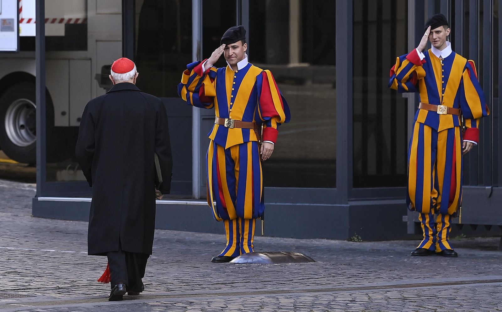 Unos 60 purpurados participaron en la primera congregación de cardenales