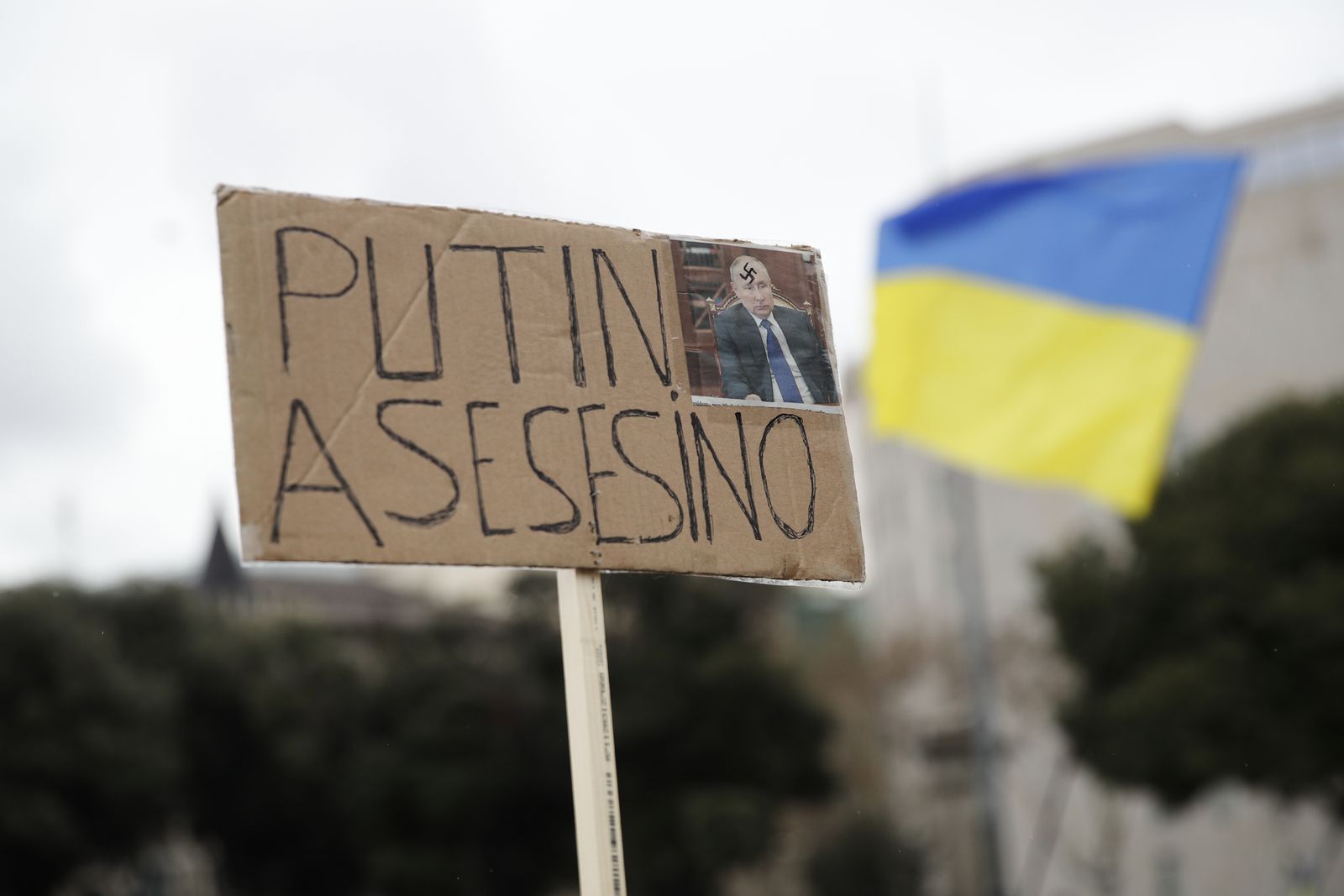 El movimiento Recortes Cero pide envío de armas a Ucrania para su "autodefensa"