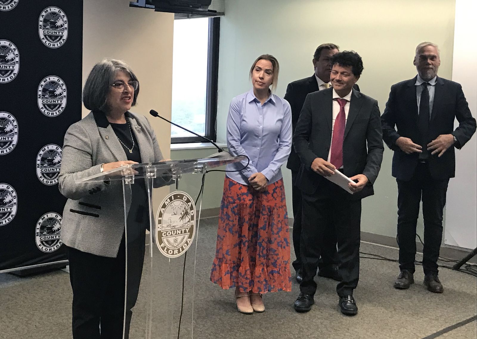 Veterinarios harán evaluaciones periódicas de la orca Lolita en Miami