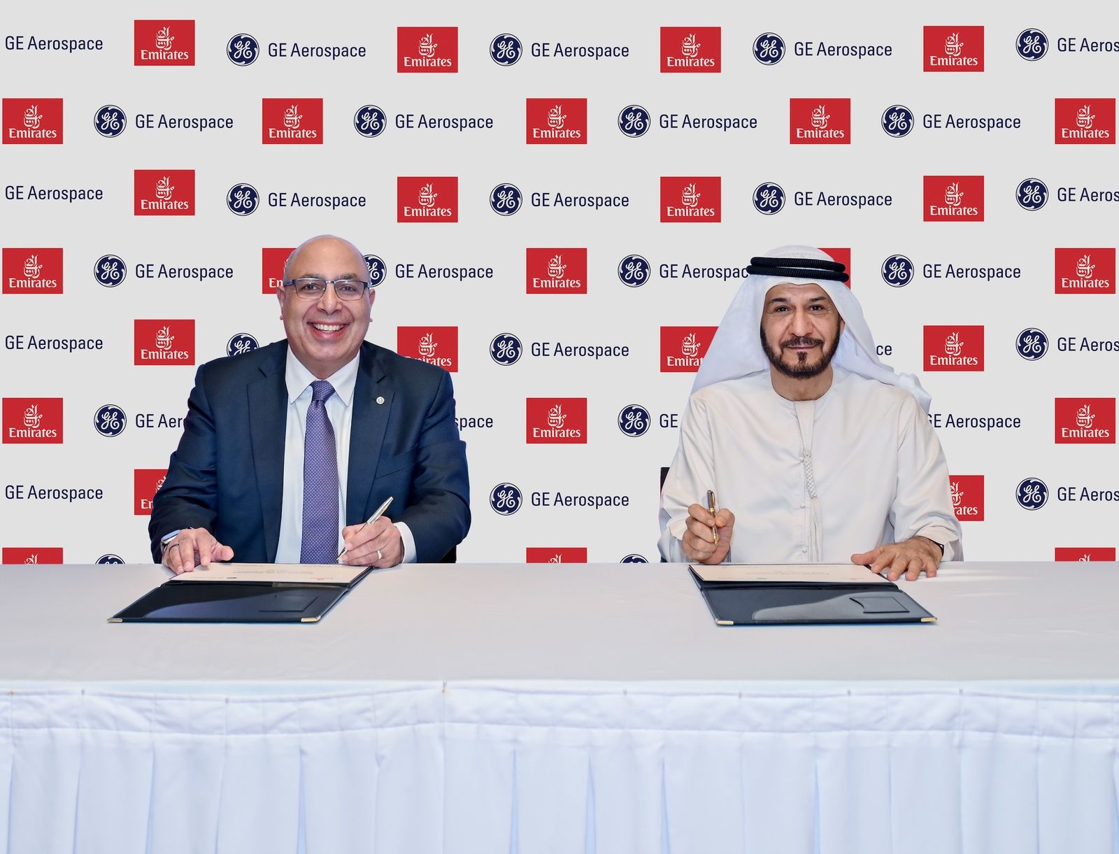 Emirates se alía con GE Aerospace para mejorar el proceso de reparación de piezas en el mantenimiento de motores.