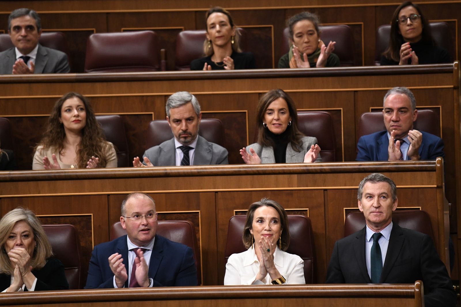 Archivo - (I-D) El portavoz del PP en el Congreso, Miguel Tellado; la secretaria generla del PP, Cuca Gamarra y el presidente del PP, Alberto Núñez Feijóo, durante una sesión de control al Gobierno en el Congreso de los Diputados, a 11 de diciembre de 202