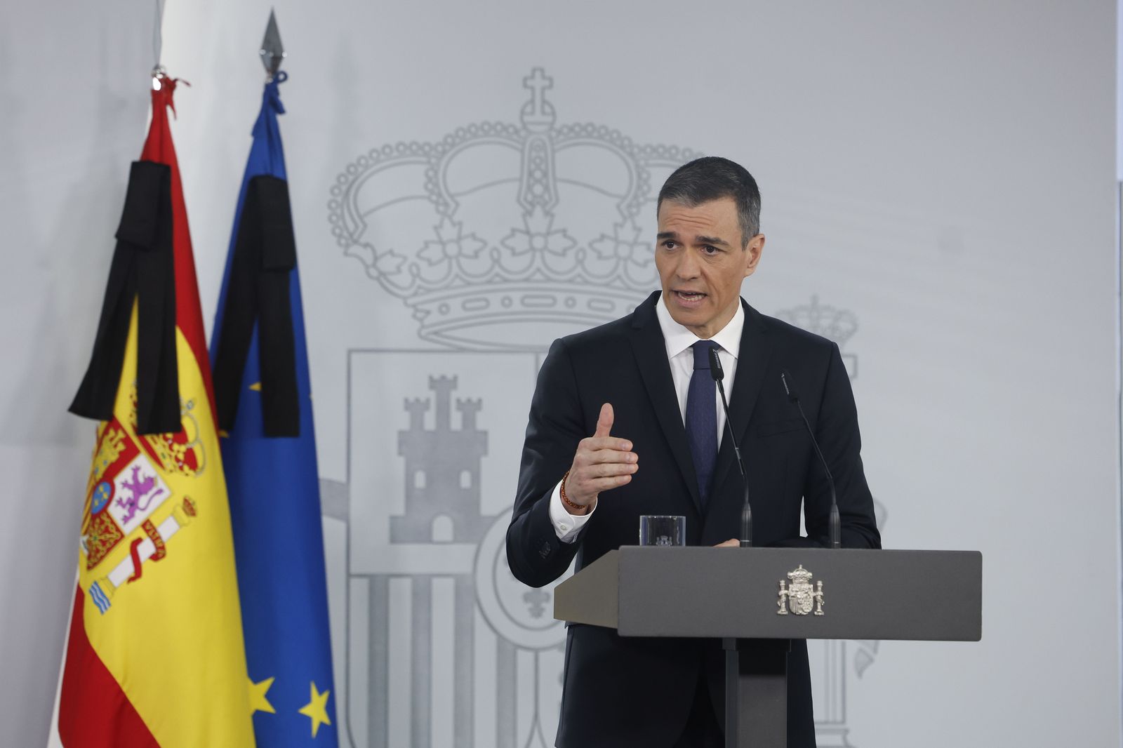Sánchez elogia al papa, un "referente moral y espiritual para millones de personas"