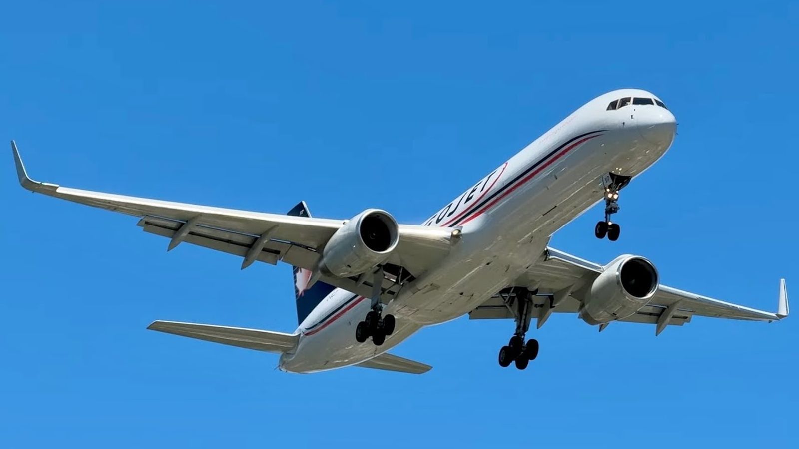 AVIONES VOLANDO IMPRESIONANTE MENTE BAJO PARA ATERRIZAR EN EL AEROPUERTO LAS AMERICAS SDQ | #plane