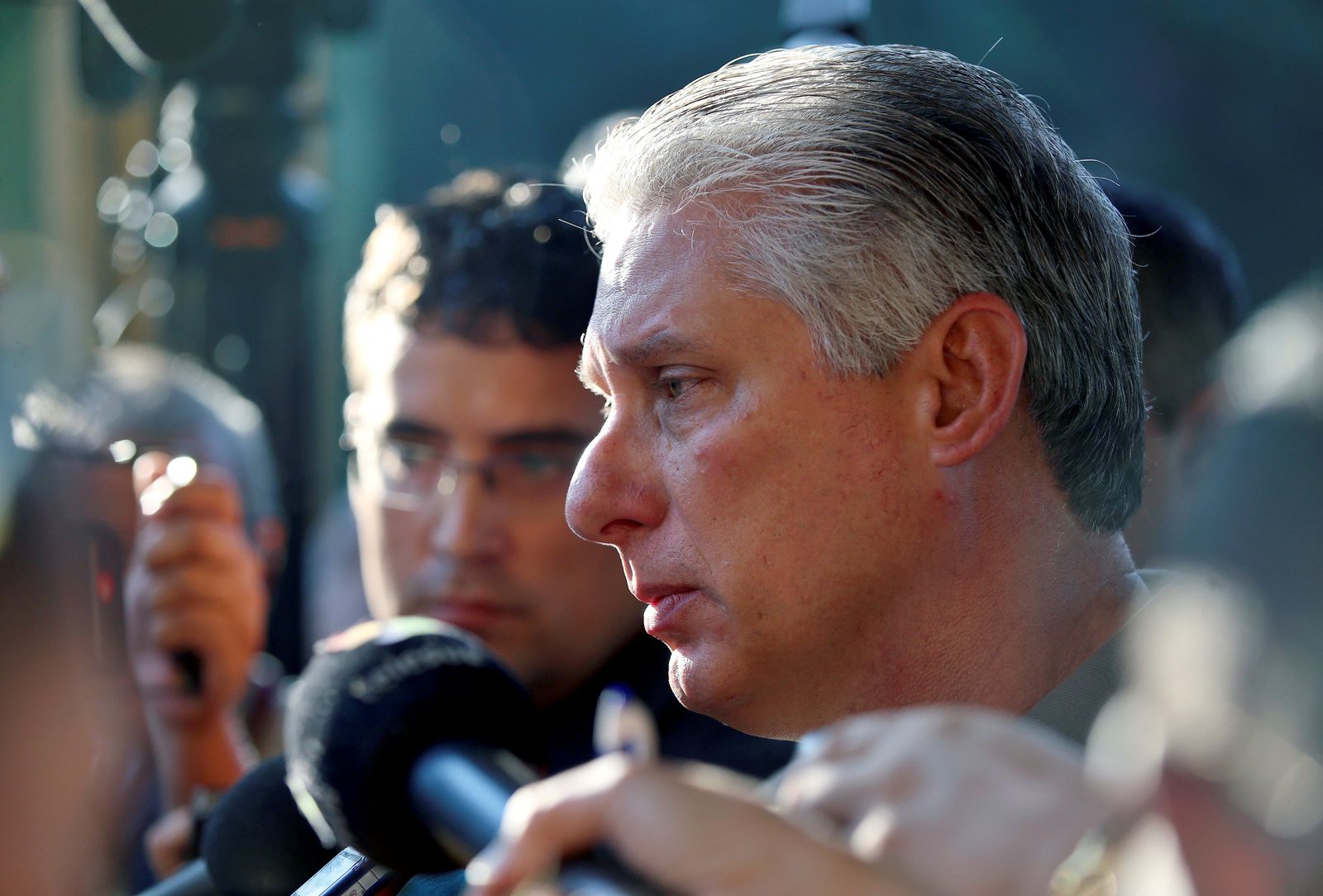 Díaz-Canel insta a "no renunciar a las metas" del turismo pese a las dificultades