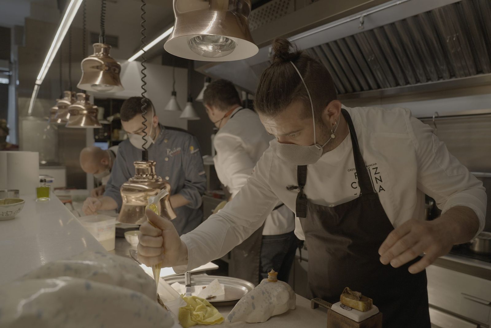 "En busca del sol", caminos de renuncia hacia el éxito culinario en Movistar