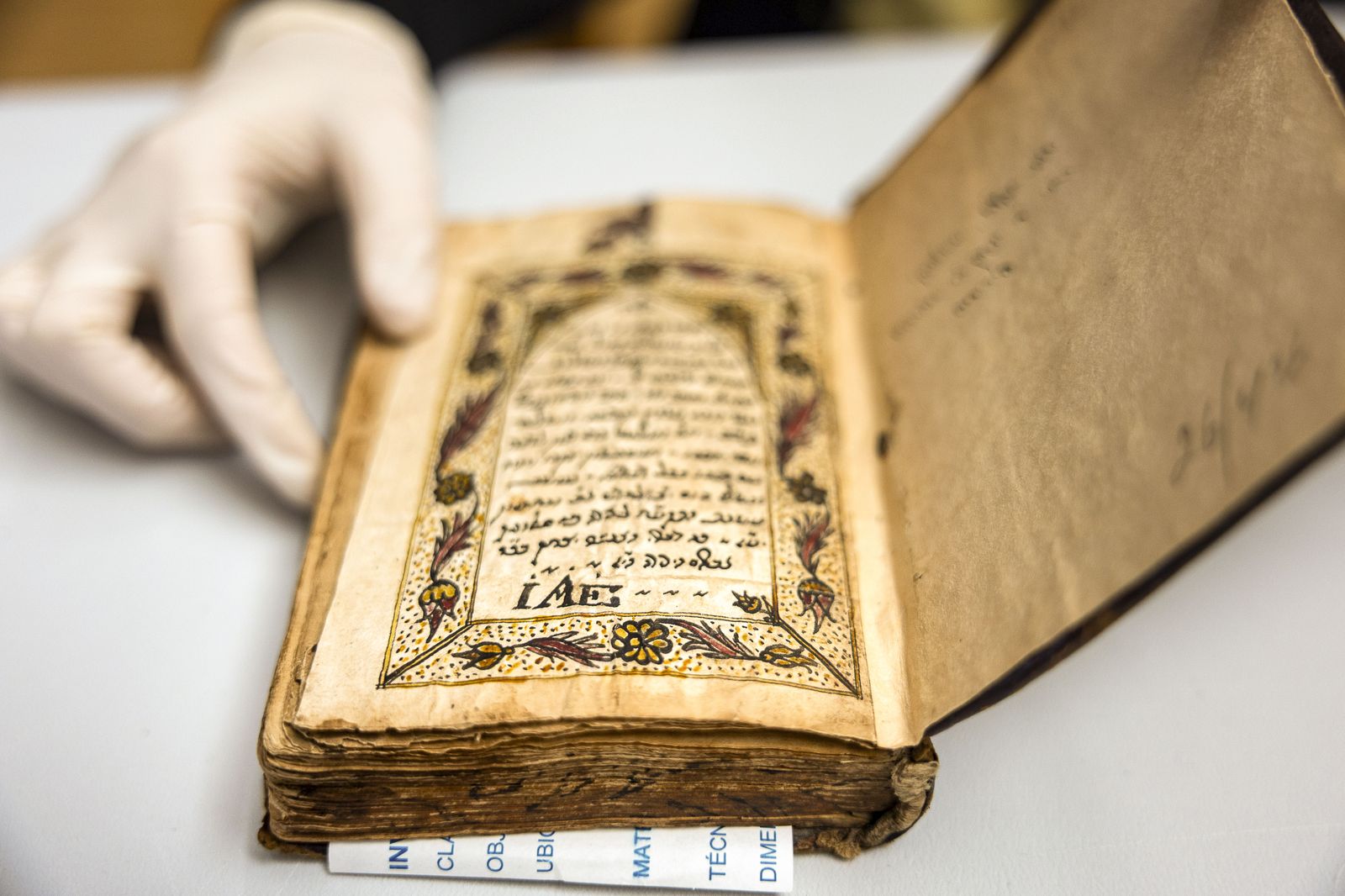 El tesoro bibliográfico del Museo Sefardí: un fondo de 20.000 piezas desde el siglo XVI