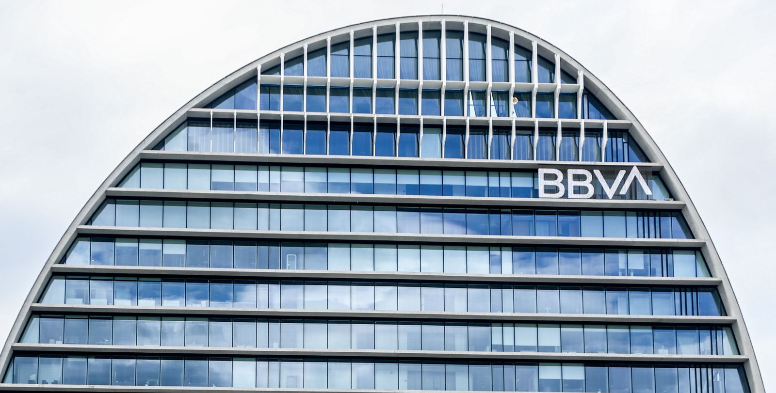 Archivo - Fachada de la sede de BBVA, a 26 de septiembre de 2024, en Madrid (España).