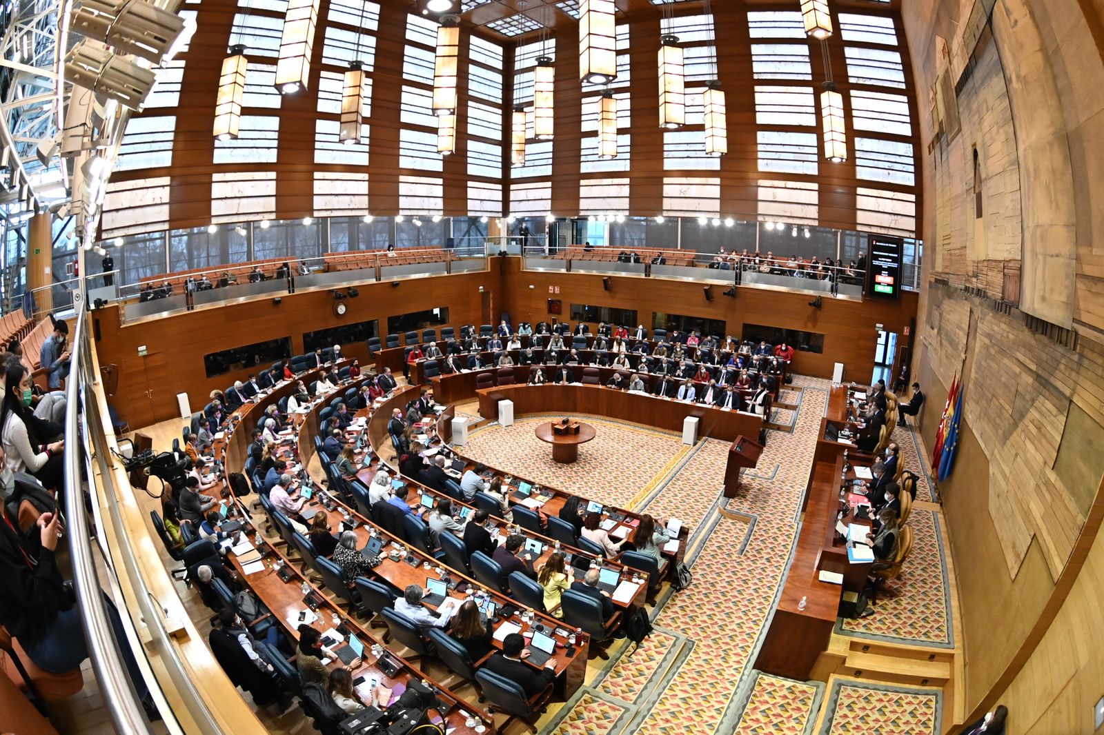 Vox logra el apoyo del PP para reducir los diputados de la Asamblea de Madrid