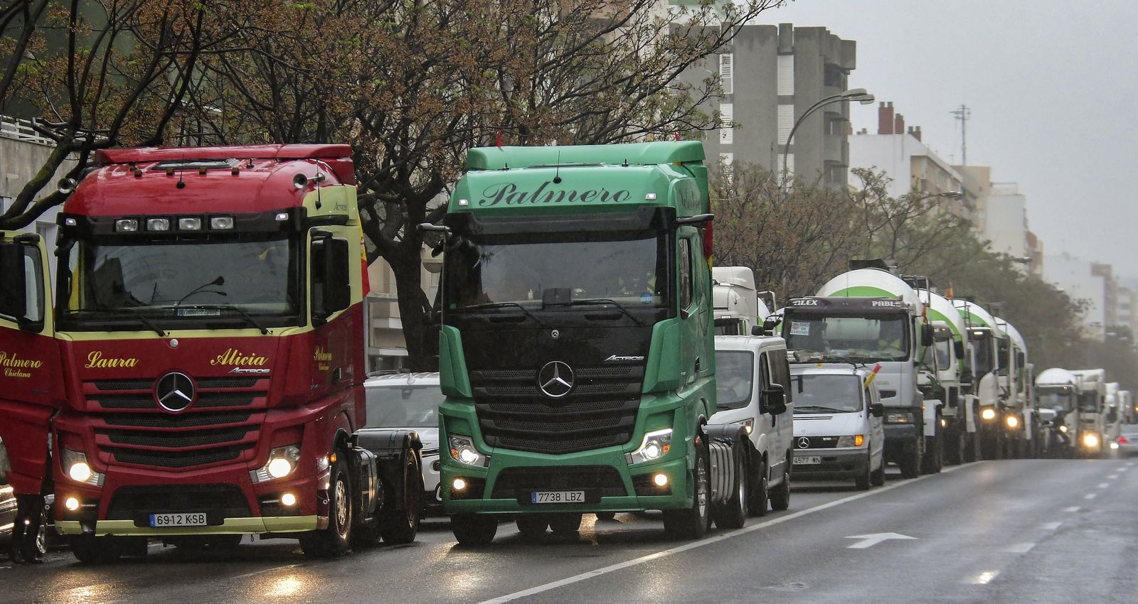 La cadena de gran consumo urge terminar el paro tras acuerdo con el Gobierno