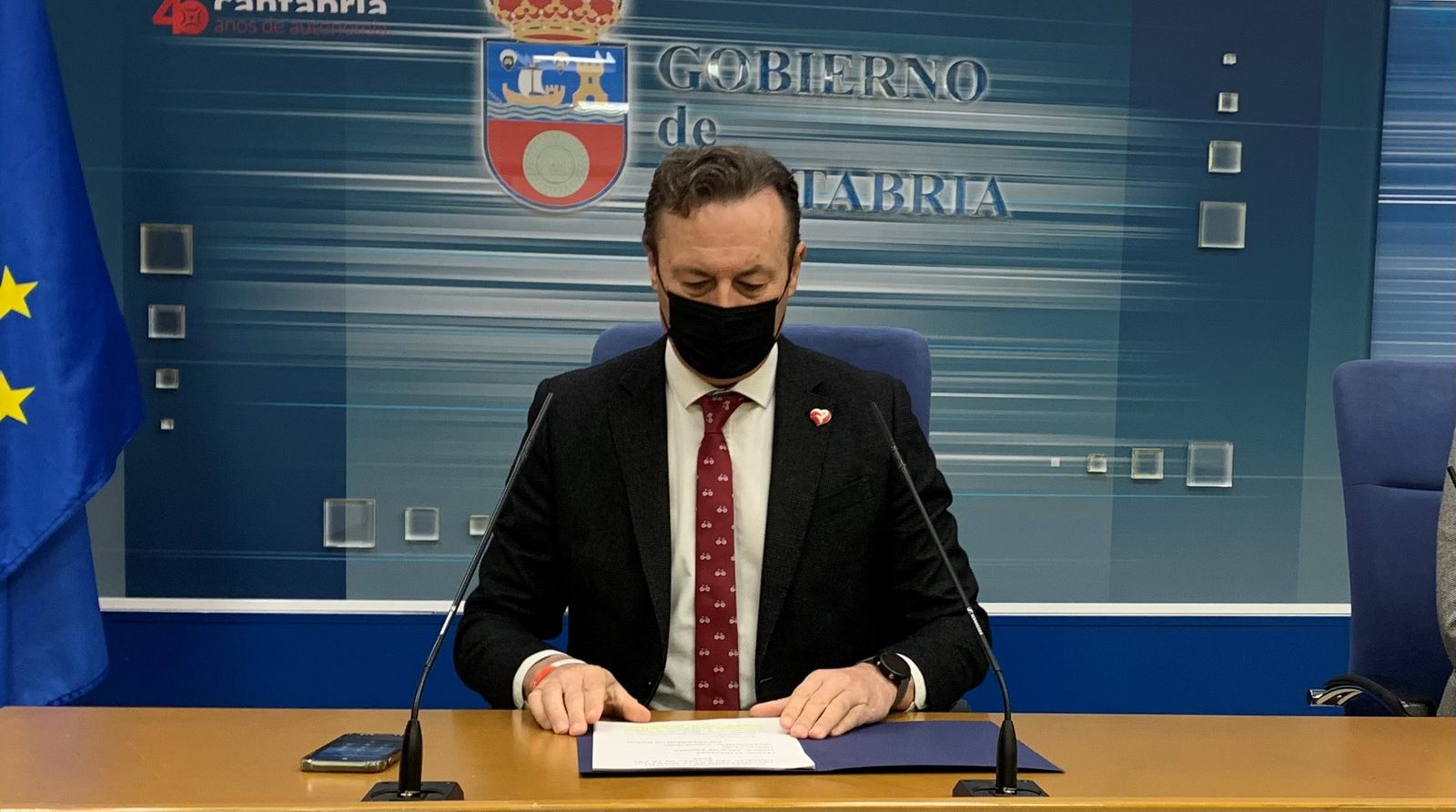 La leche cántabra podría "en horas" no recogerse, lo que será "terrible"