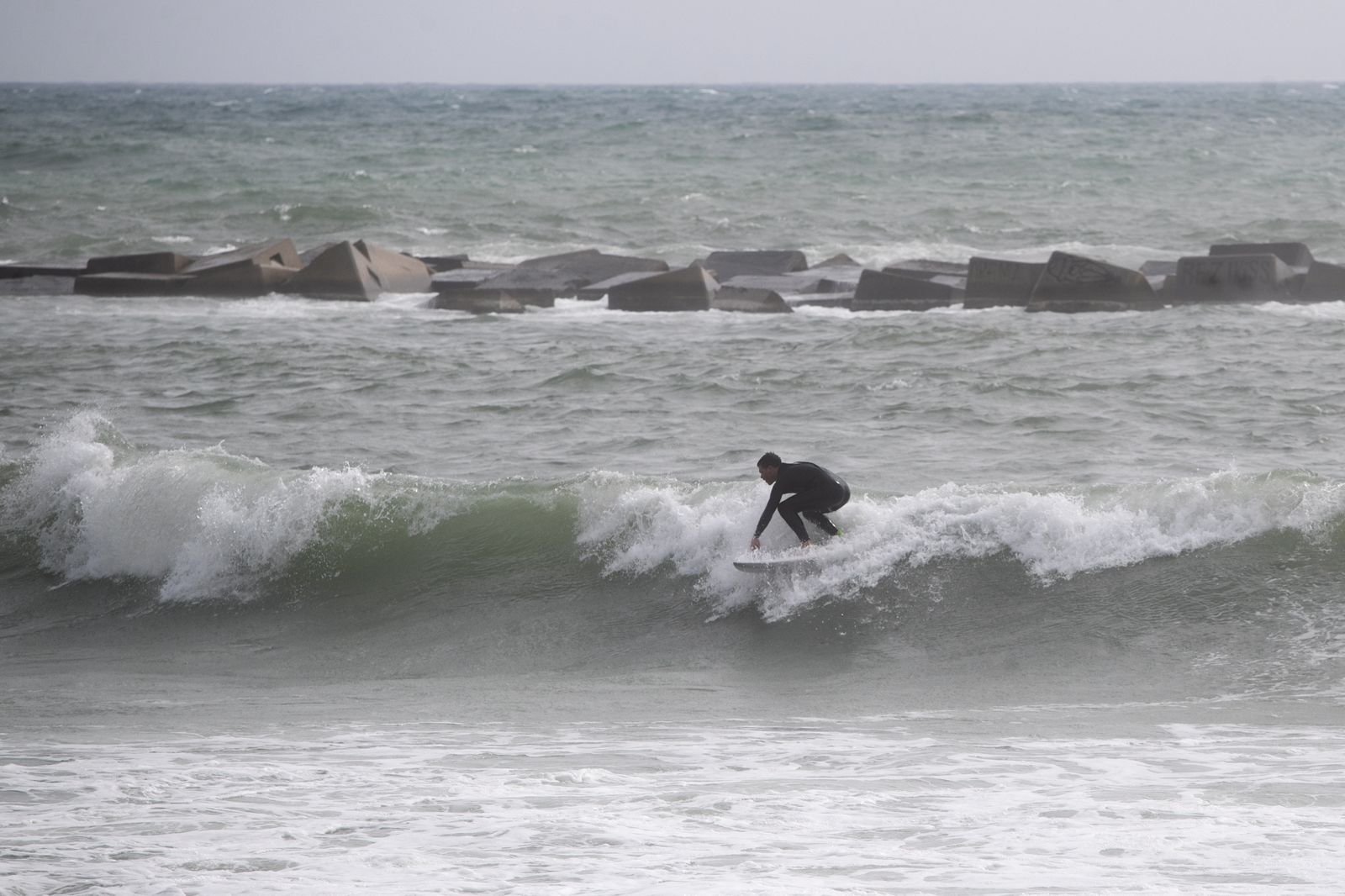 Lluvias, fuerte viento y oleaje activan el aviso amarillo en  9 comunidades