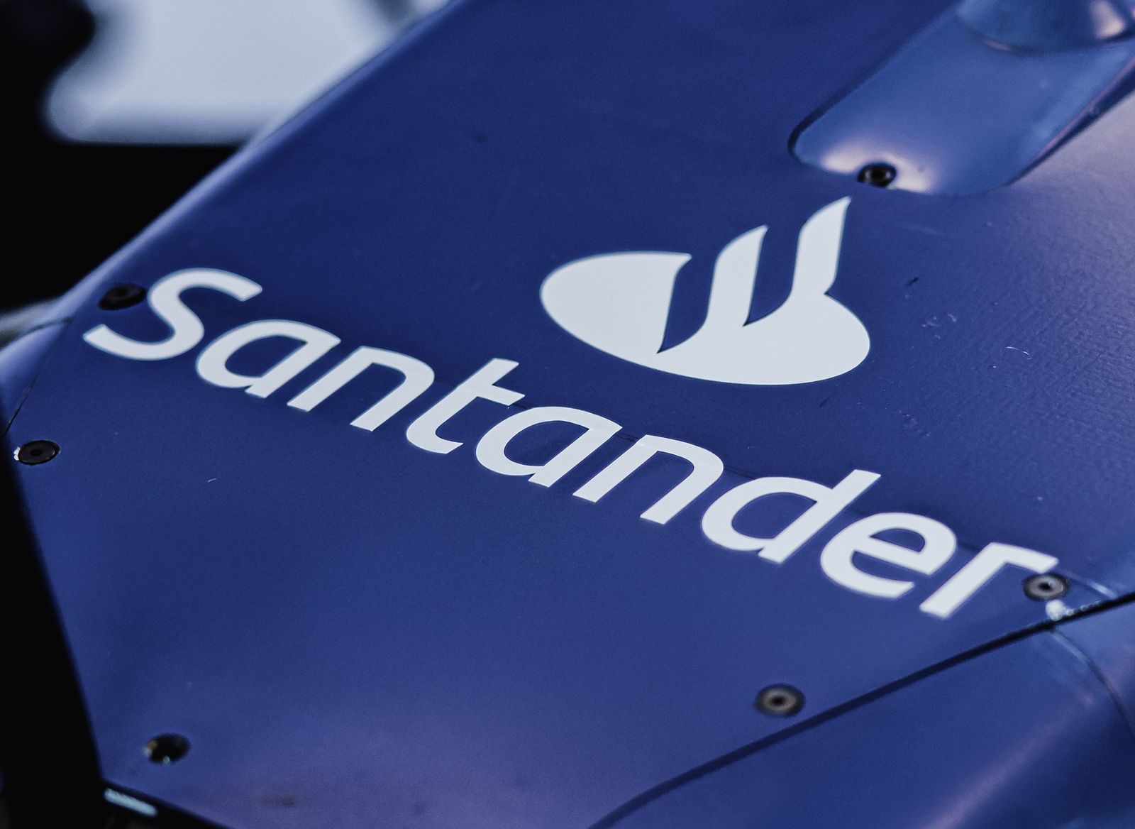 Archivo - El logo de Banco Santander, en el coche de Williams Raicng de F1.