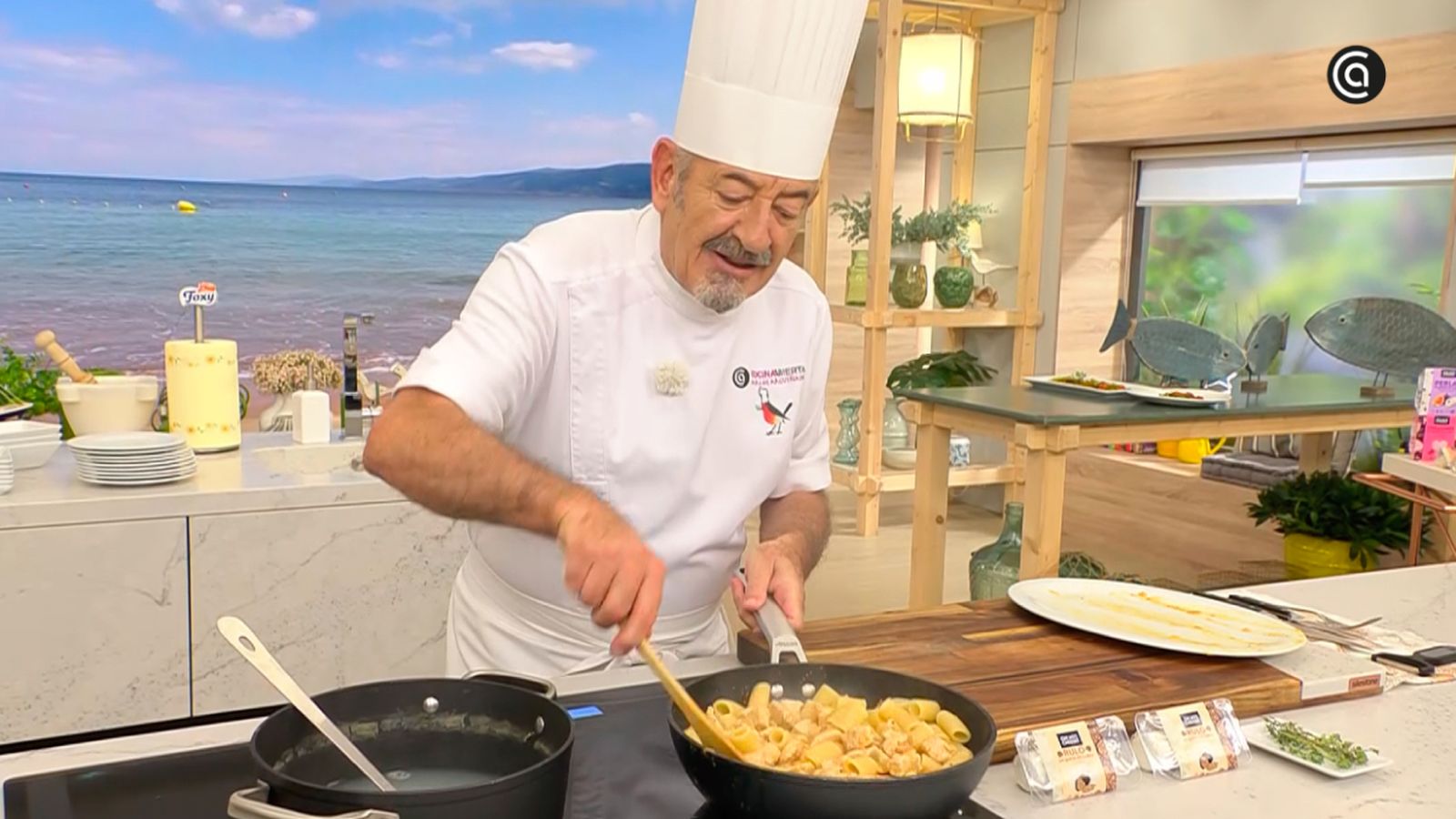 Rigatoni con pavo y rulo de cabra