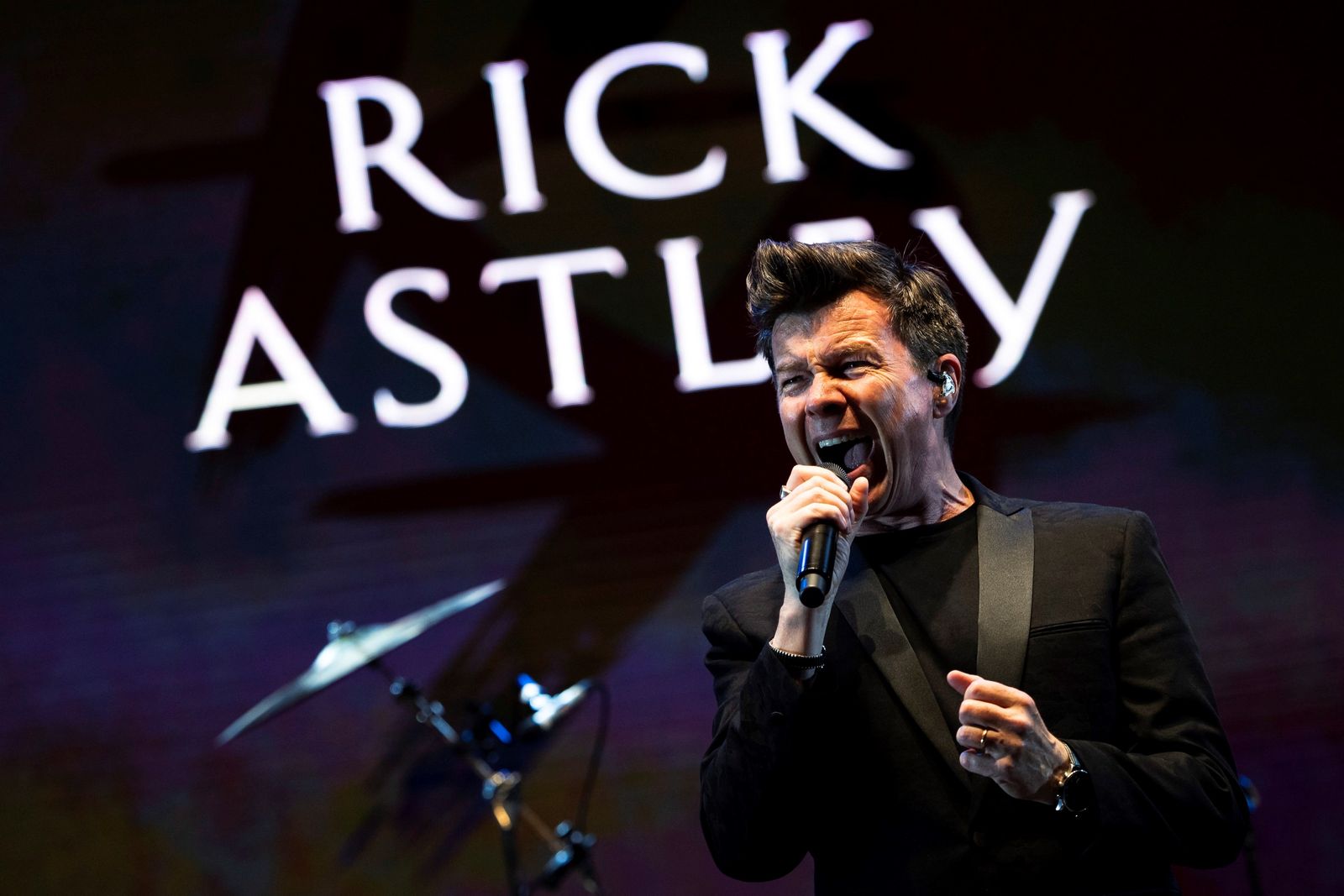 Se reedita el histórico primer disco de Rick Astley en su 35 aniversario